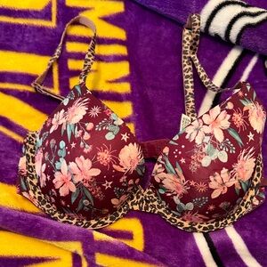 VS Lightly lined demi 32D EUC super cute print